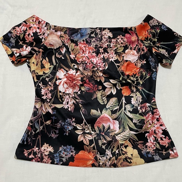 NWT New York & Company Stretch 2 Piece, size S, Floral Top Skirt - Picture 2 of 10